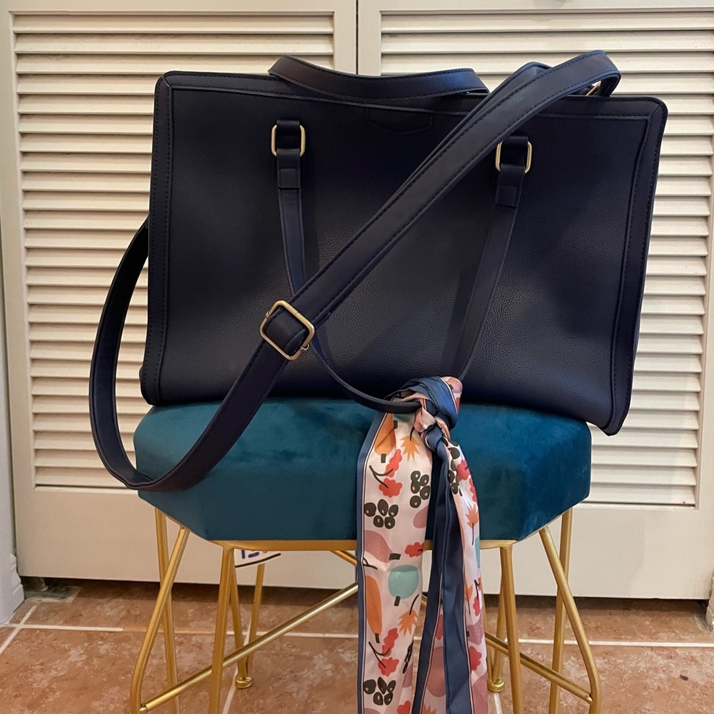 Women’s Work Bag - LOTS OF POCKETS